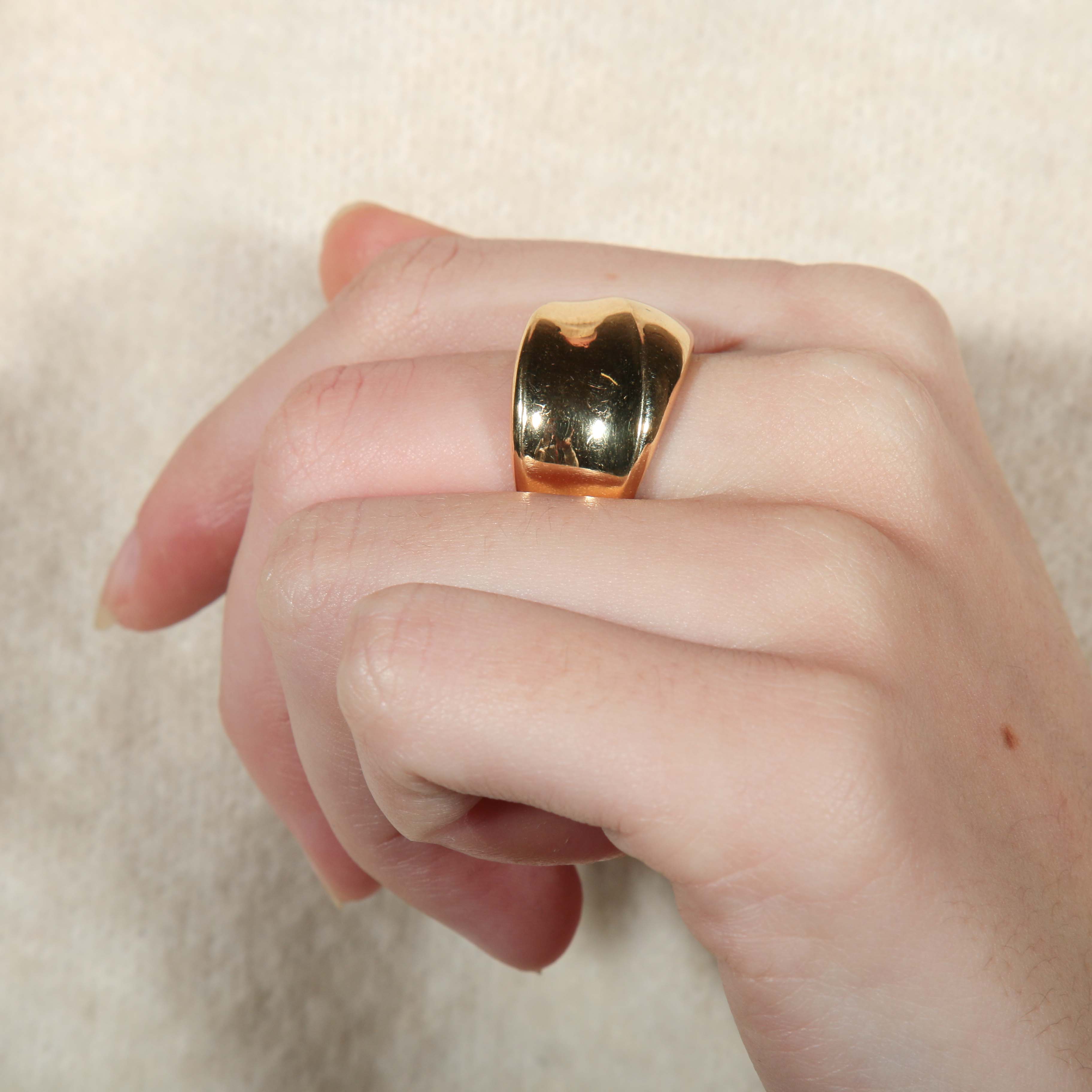 Large yellow gold bangle ring - Image 3
