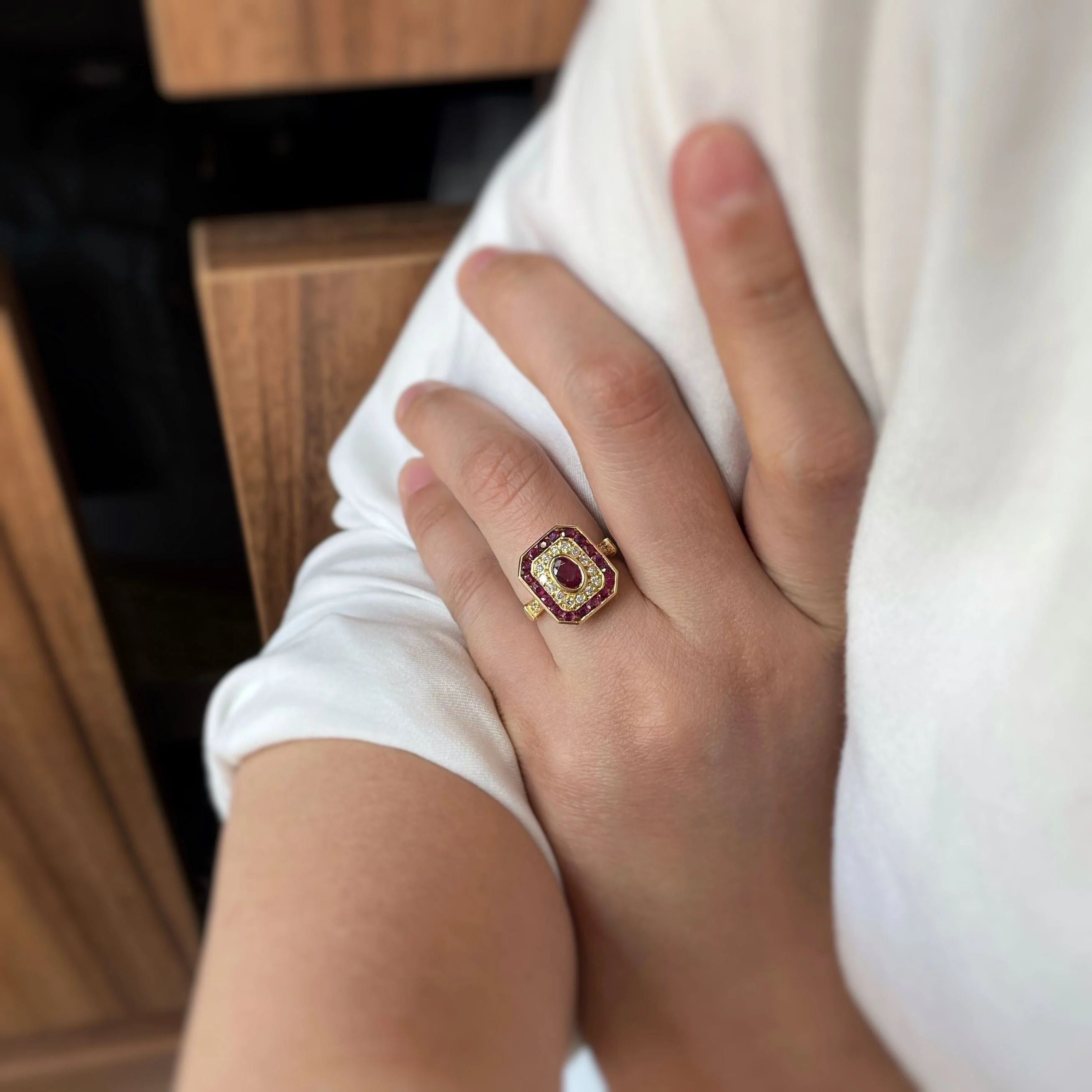 Ring - Gold, Ruby & Diamonds - Image 4
