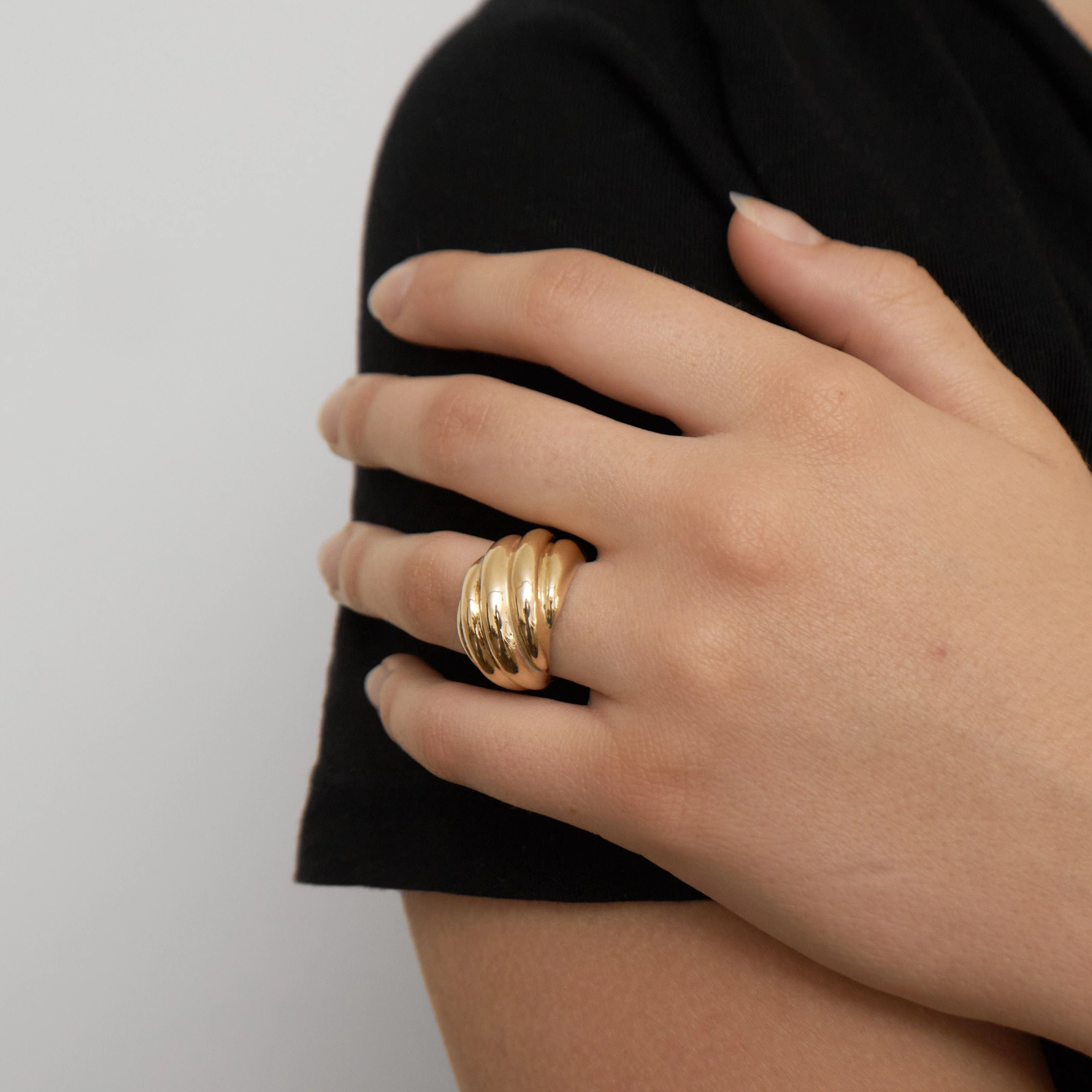 Ring in Yellow Gold & gadroons - Image 6