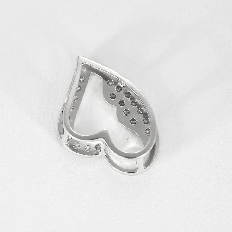 White gold heart diamond pendant  - Image 3