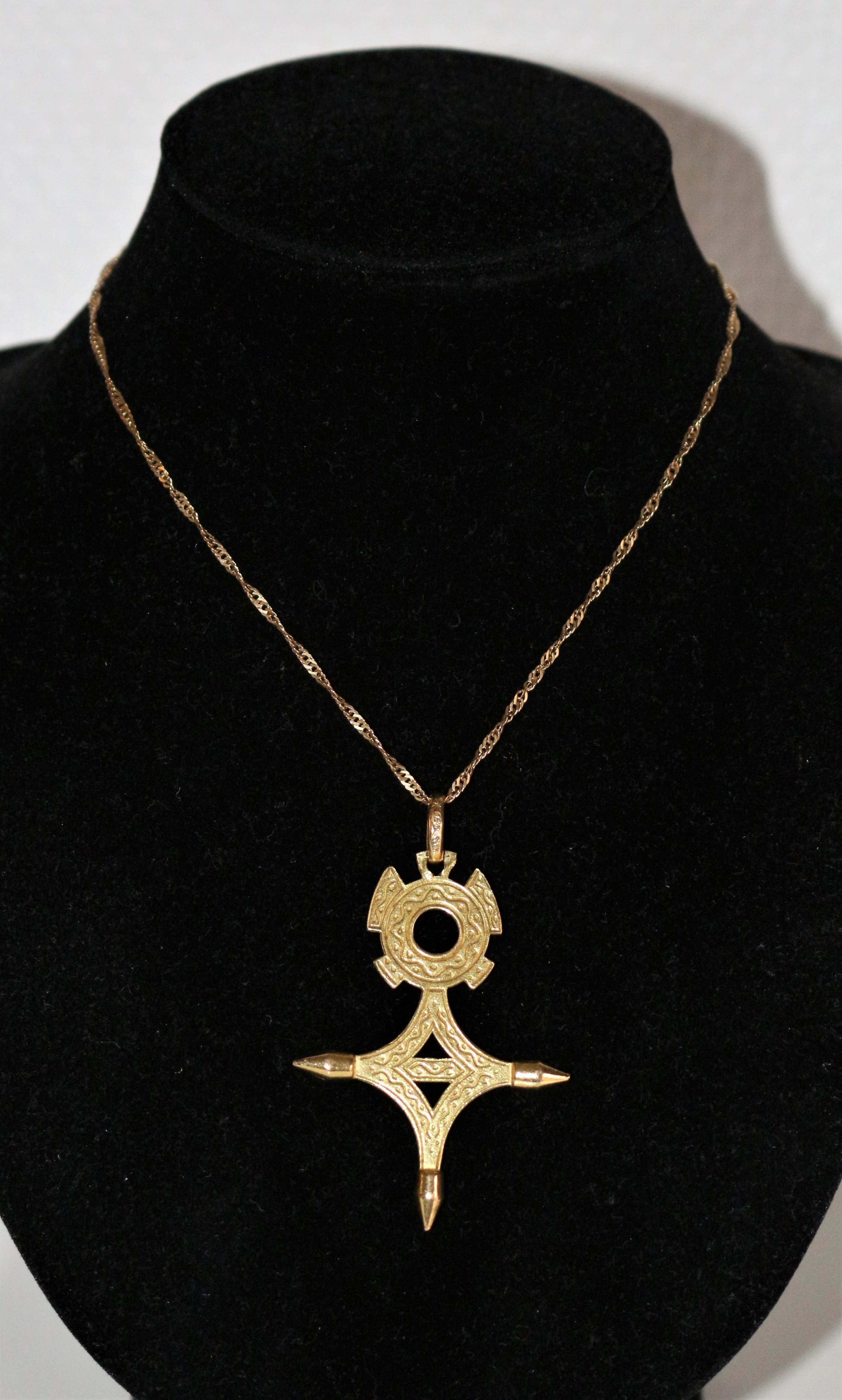 Agadez Cross in YELLOW gold - Image 8