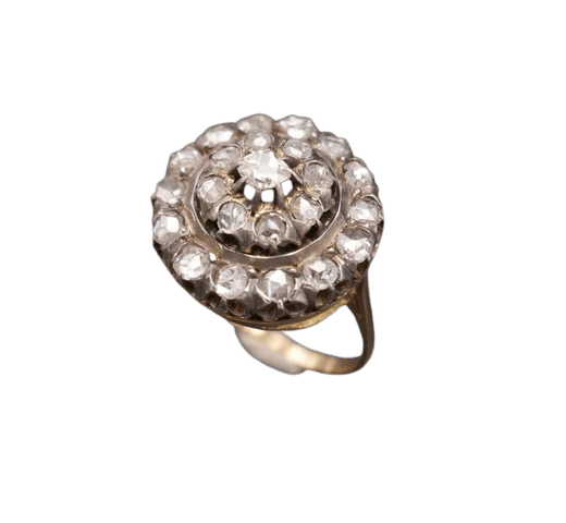 Diamond and yellow gold ring