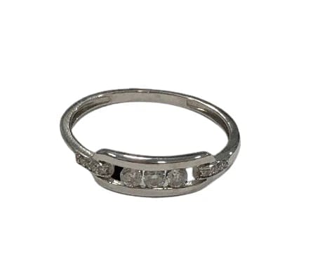 Delicate trilogy diamond ring