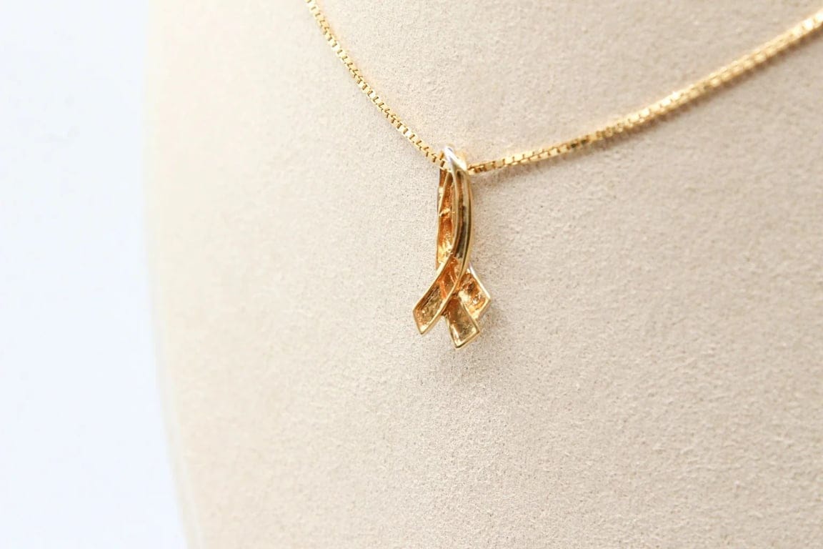 Two-tone ribbon pendant  - Image 11