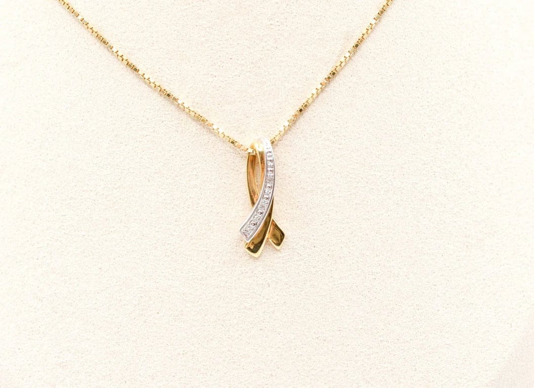 Two-tone ribbon pendant  - Image 2