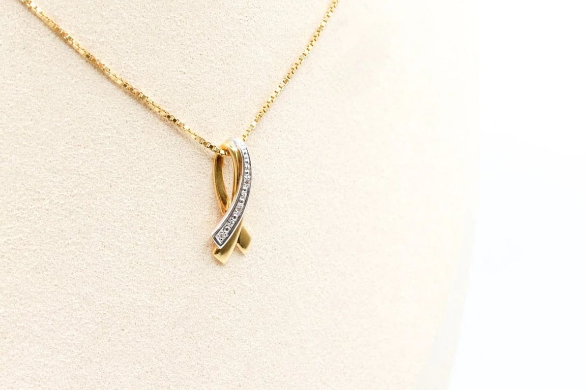 Two-tone ribbon pendant  - Image 3