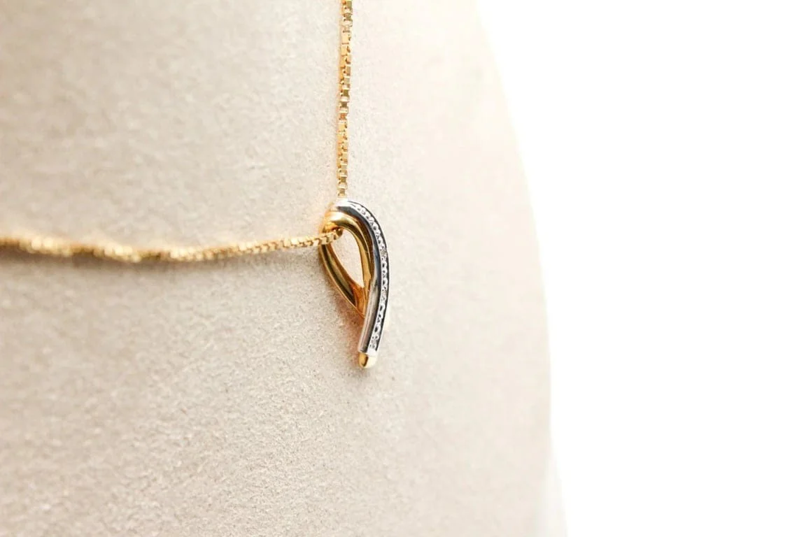 Two-tone ribbon pendant  - Image 7