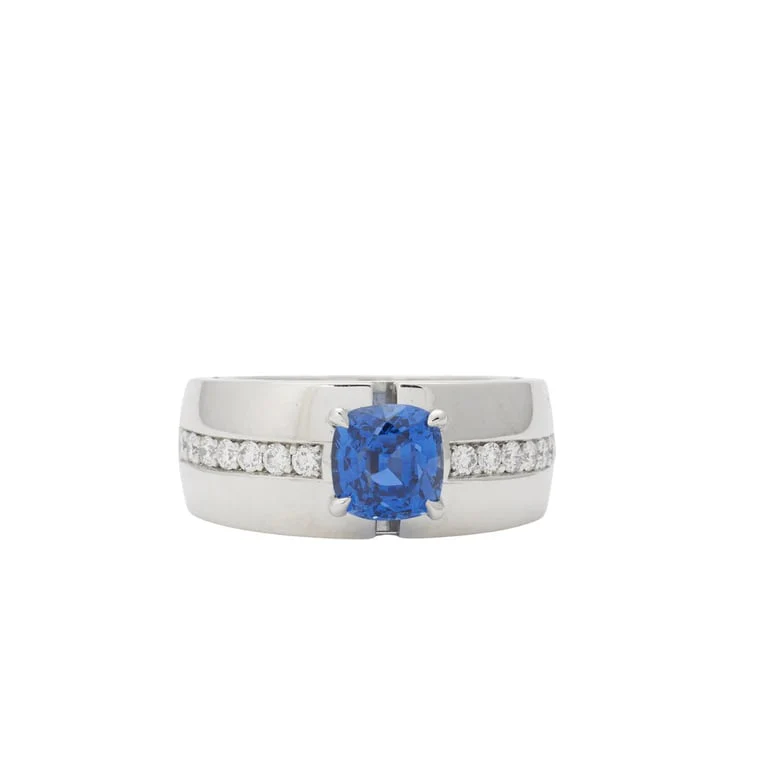 Sapphire diamond ring