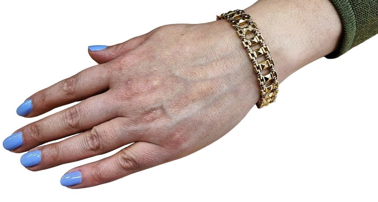 Flat bracelet