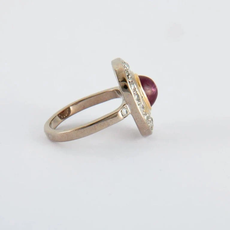 Cabochon Ruby Ring - Image 4