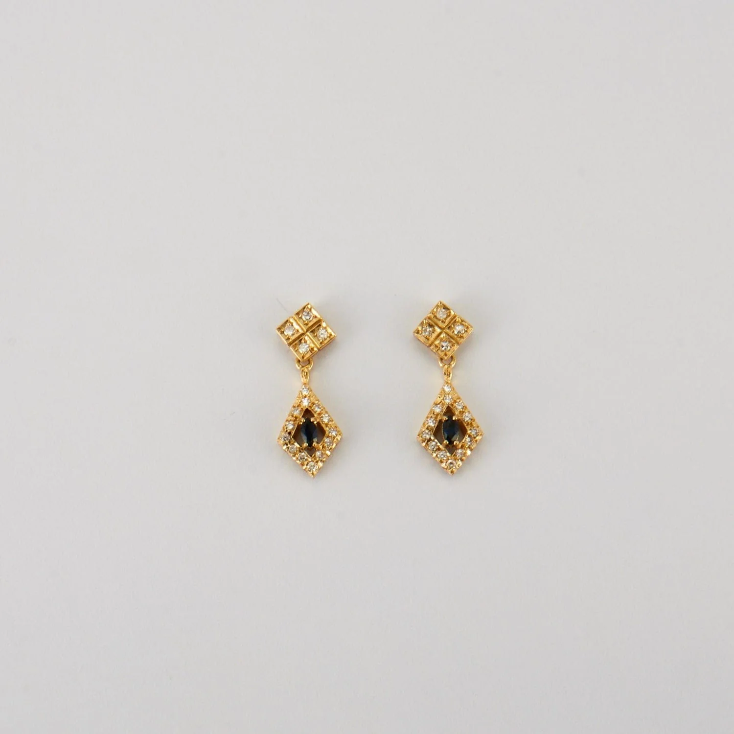 Pendants in yellow gold, diamonds & sapphires - Image 4