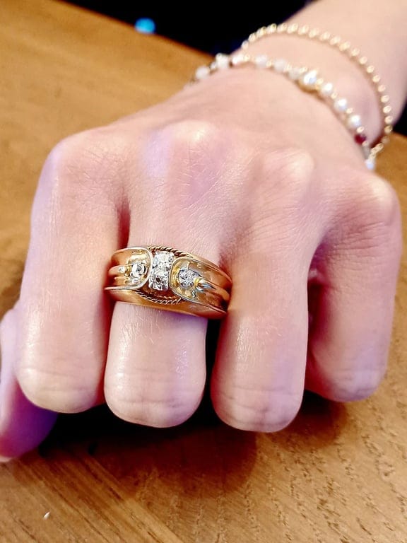 Gold & diamond ring - Image 2