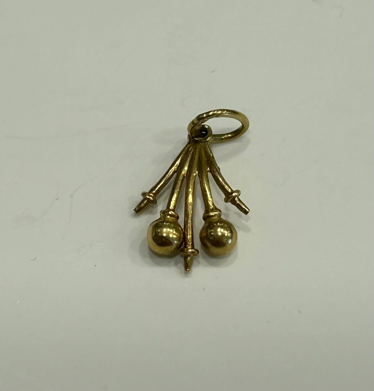 Yellow gold Hand pendant - Image 2