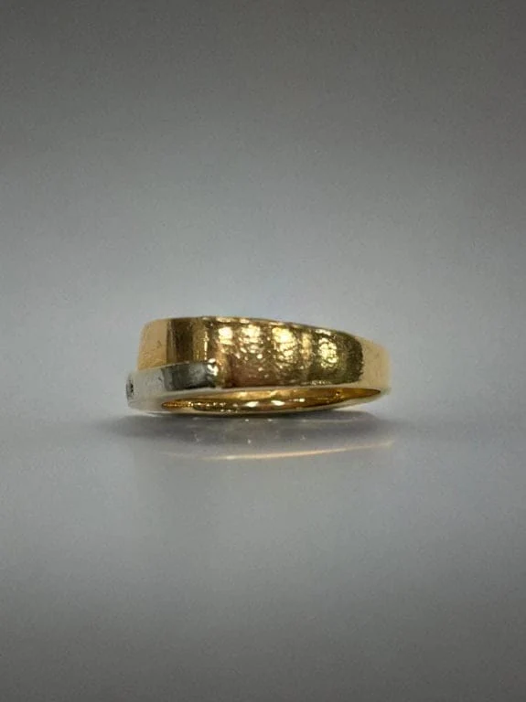 One on the other ring - Image 2