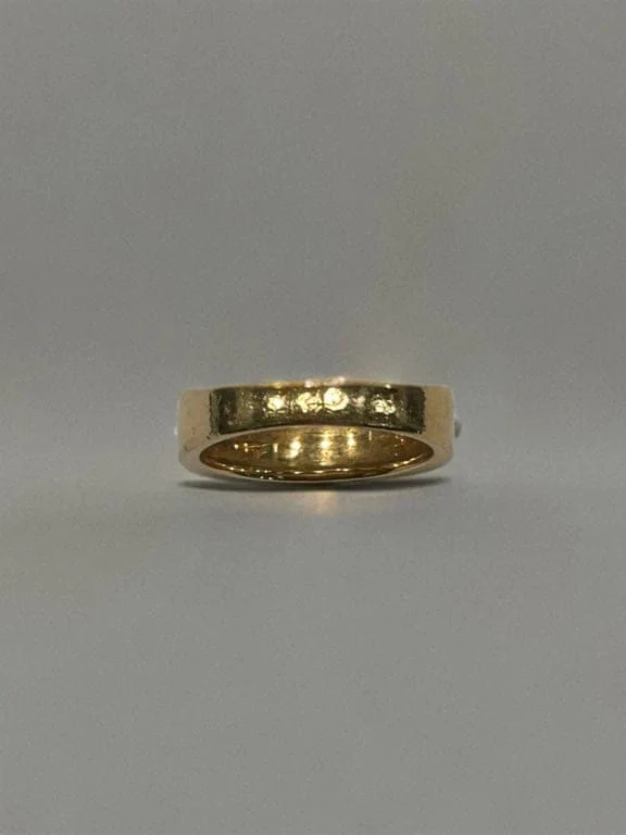 One on the other ring - Image 4