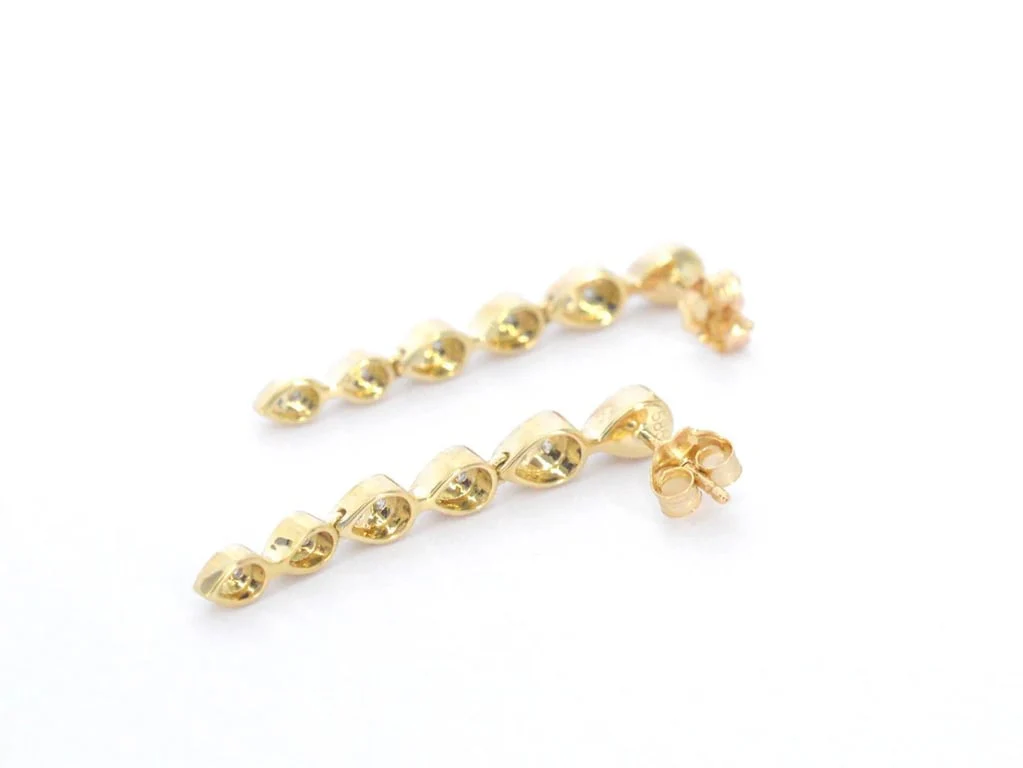 Yellow gold earrings with diamonds - Image 7