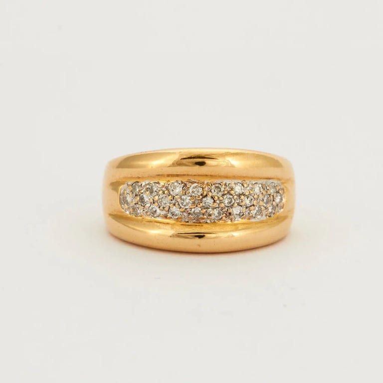 Yellow gold diamond paving ring - Image 3