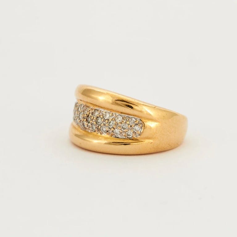 Yellow gold diamond paving ring - Image 4