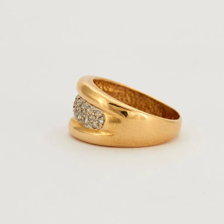 Yellow gold diamond paving ring - Image 5