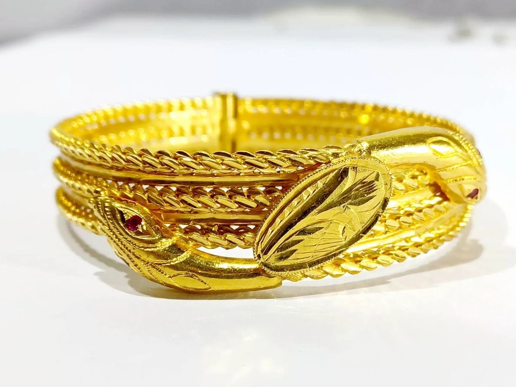 Yellow gold and ruby snake bracelet - Image 4