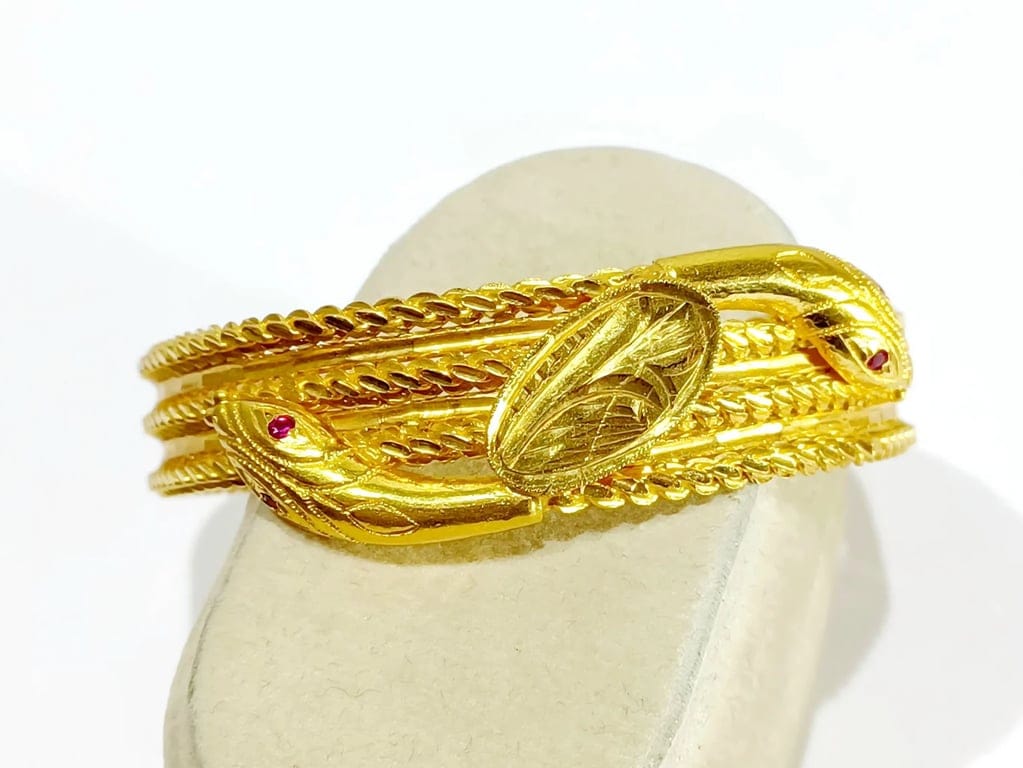 Yellow gold and ruby snake bracelet - Image 6
