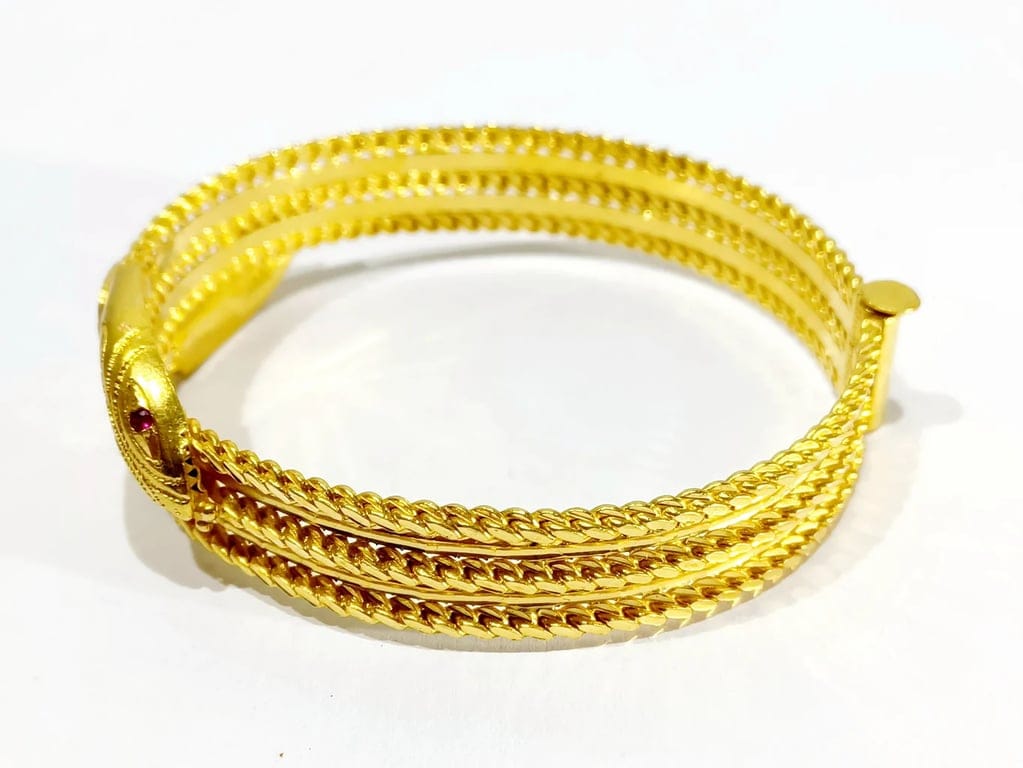 Yellow gold and ruby snake bracelet - Image 9
