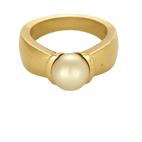 Yellow gold pearl ring