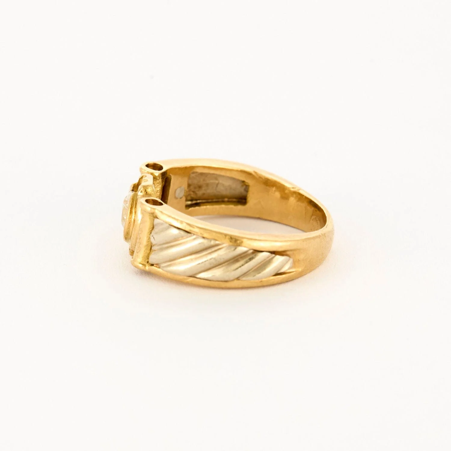 Yellow gold and white diamond ring - Image 4
