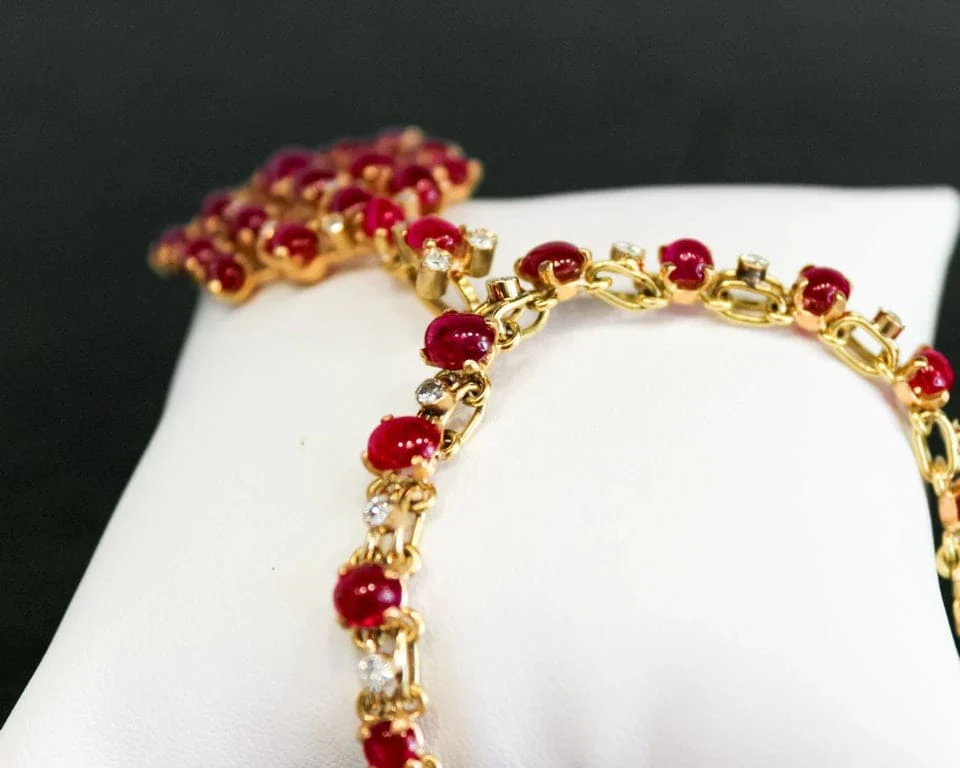Yellow gold necklace, cabochon ruby and diamonds  - Image 7