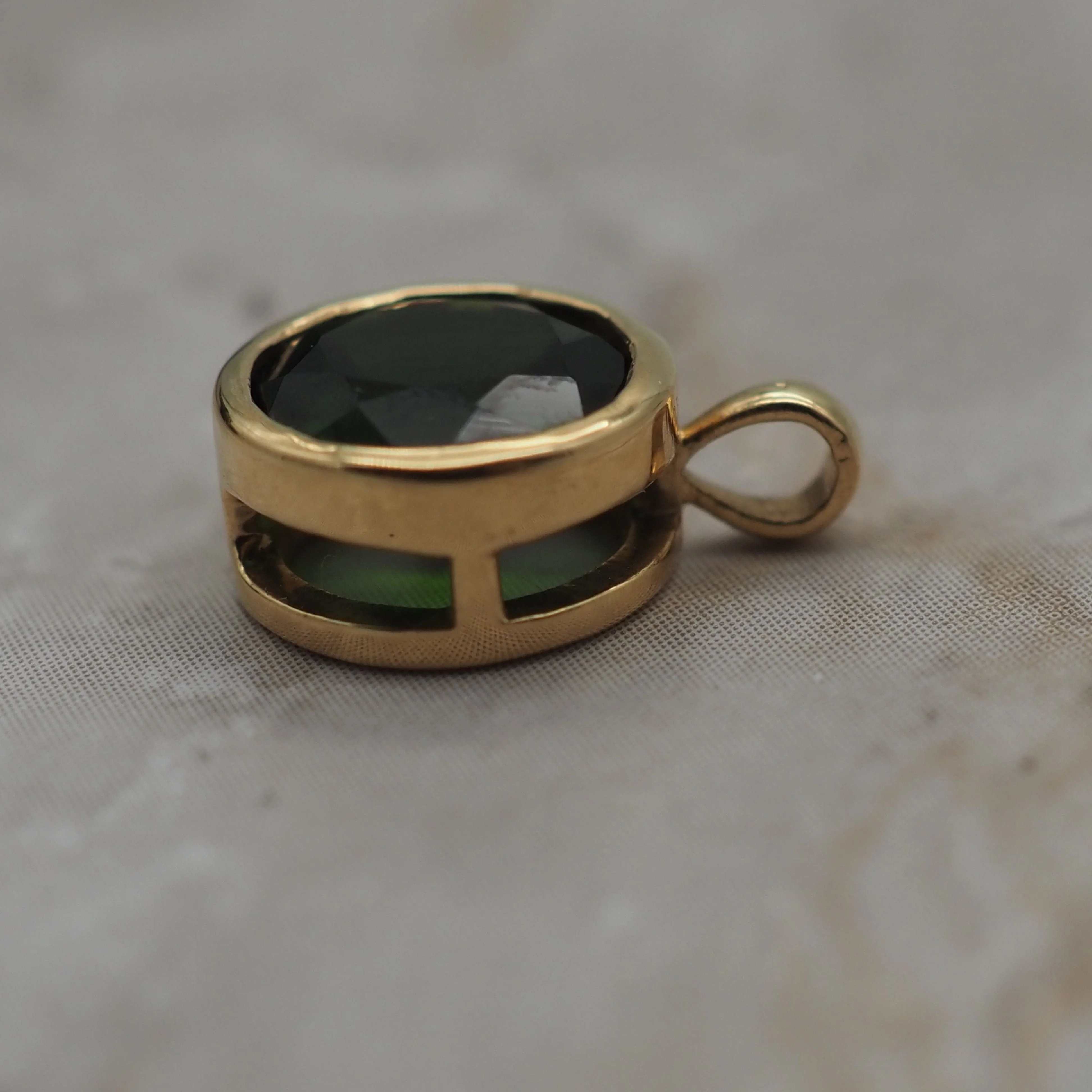 Yellow gold tsavorite pendant - Image 4