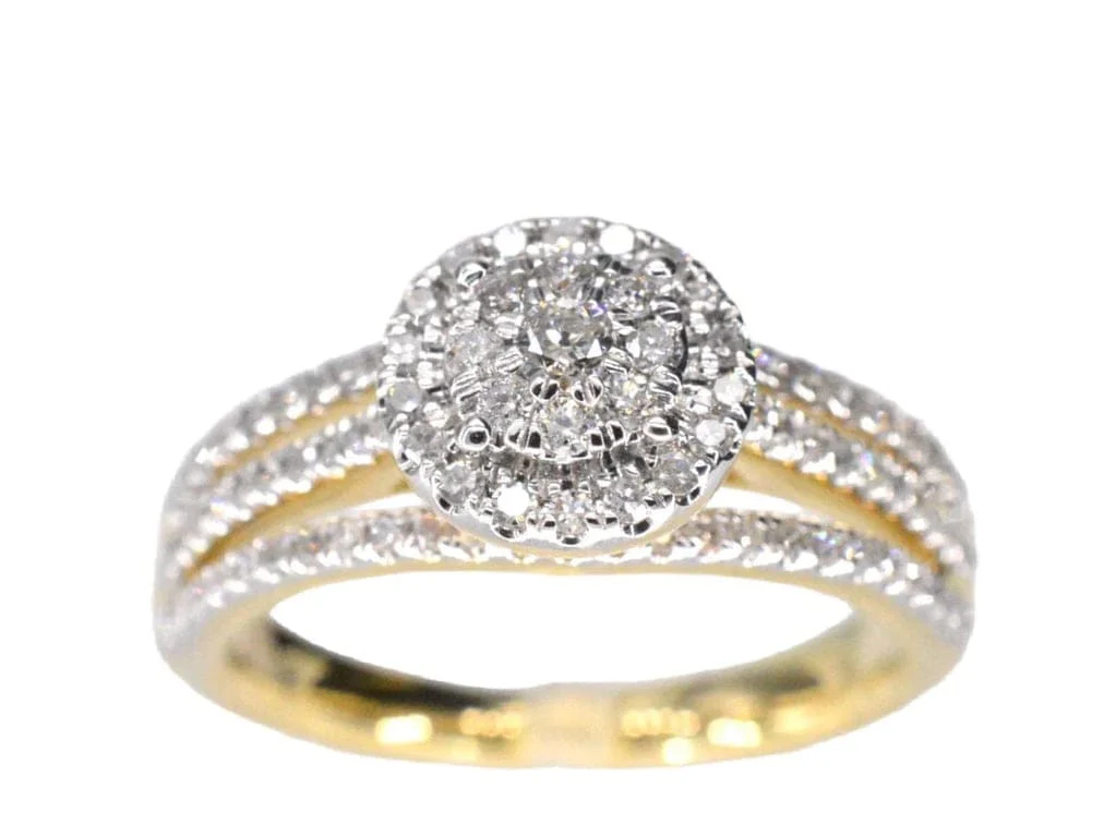 Yellow gold entourage ring with diamonds