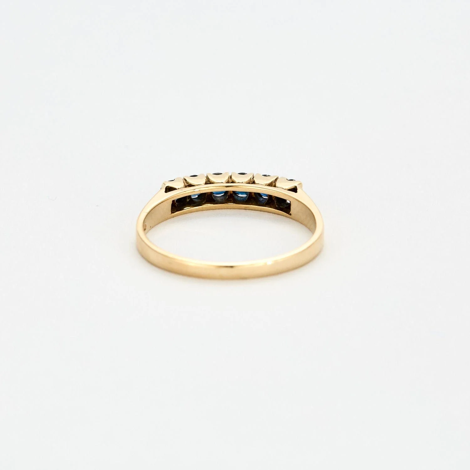 Half wedding ring yellow gold sapphires - Image 3