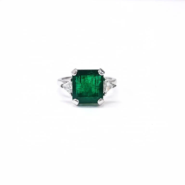 Emerald and diamond ring