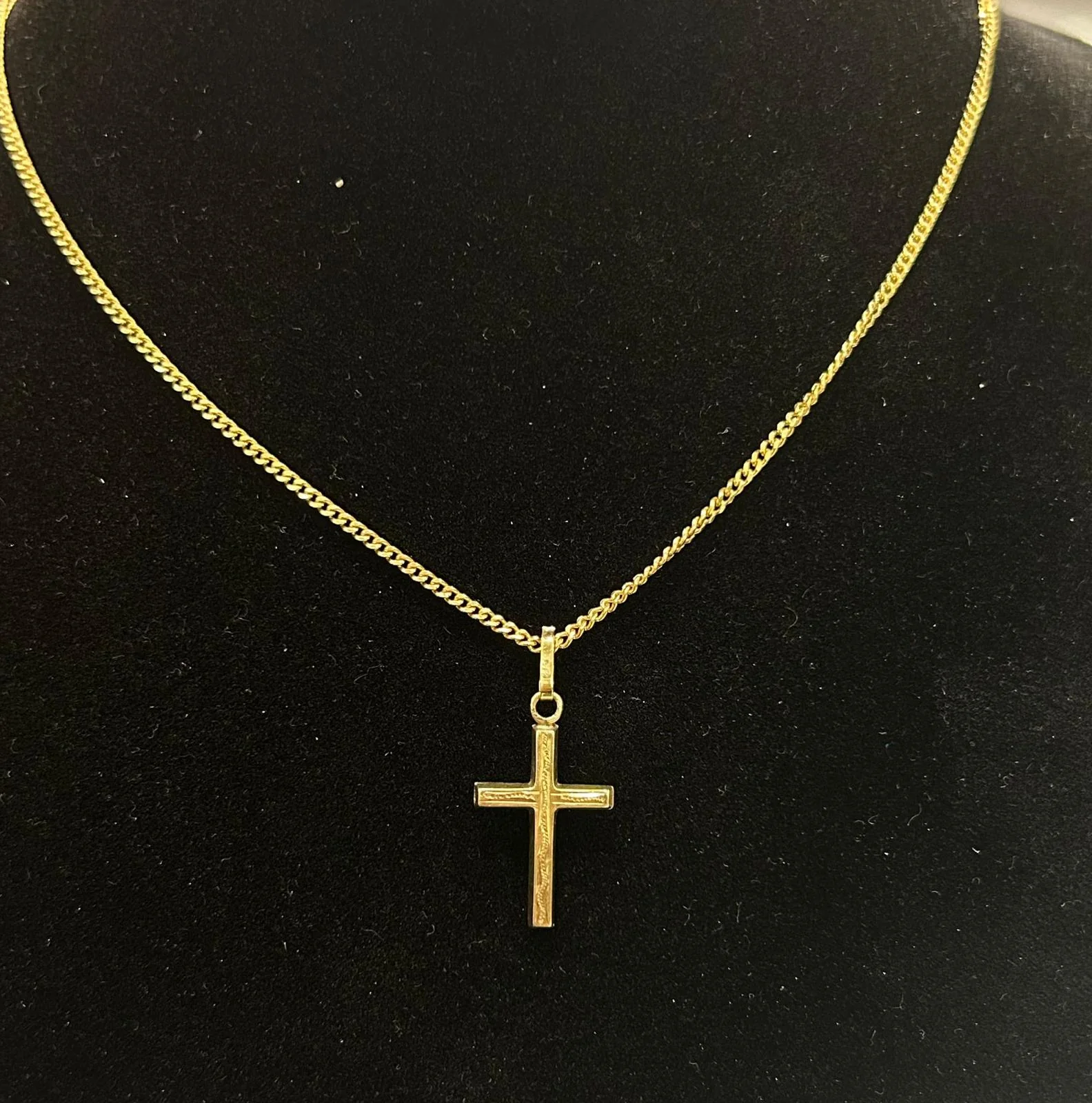 Yellow gold cross pendant - Image 5