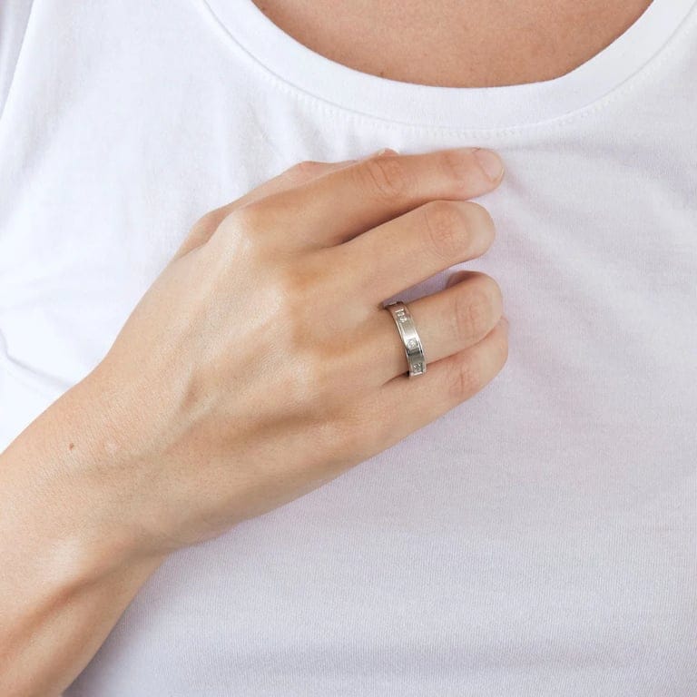 White gold diamond wedding ring - Image 2