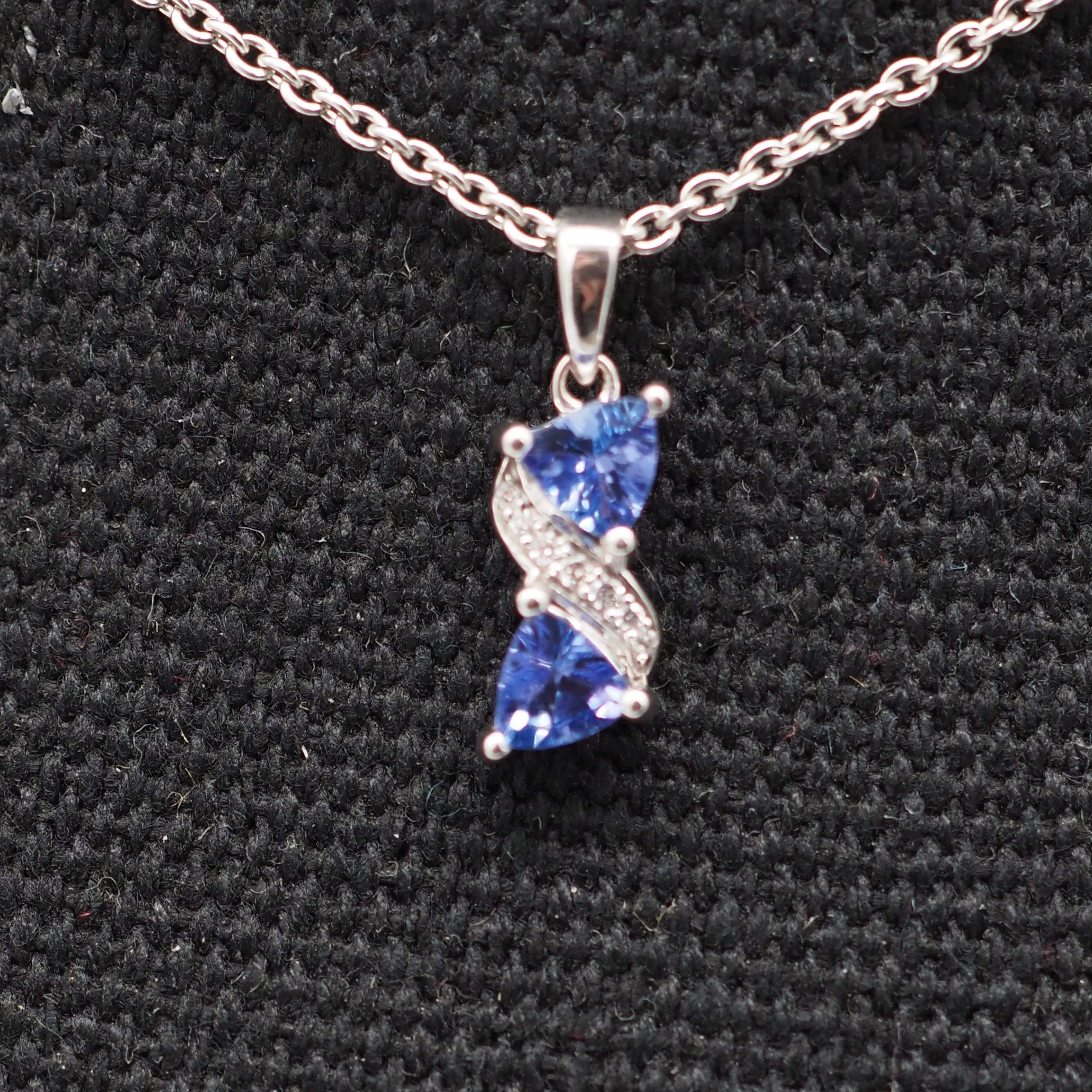 White gold tanzanite diamond pendant - Image 3