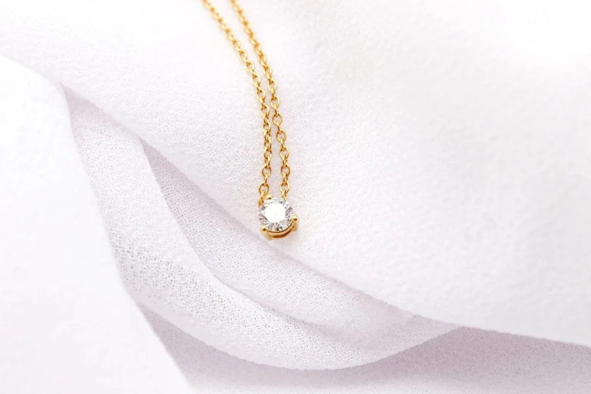 Collier point lumineux en or jaune 750 et diamant - Image 10