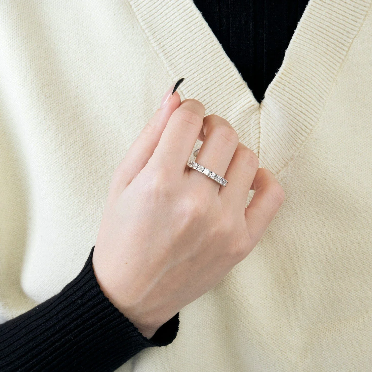 White gold diamond wedding ring - Image 2
