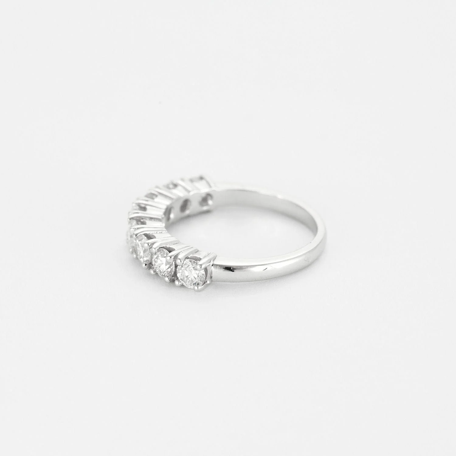 White gold diamond wedding ring - Image 4