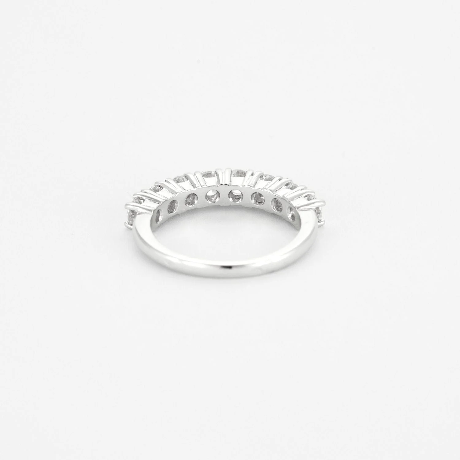 White gold diamond wedding ring - Image 5
