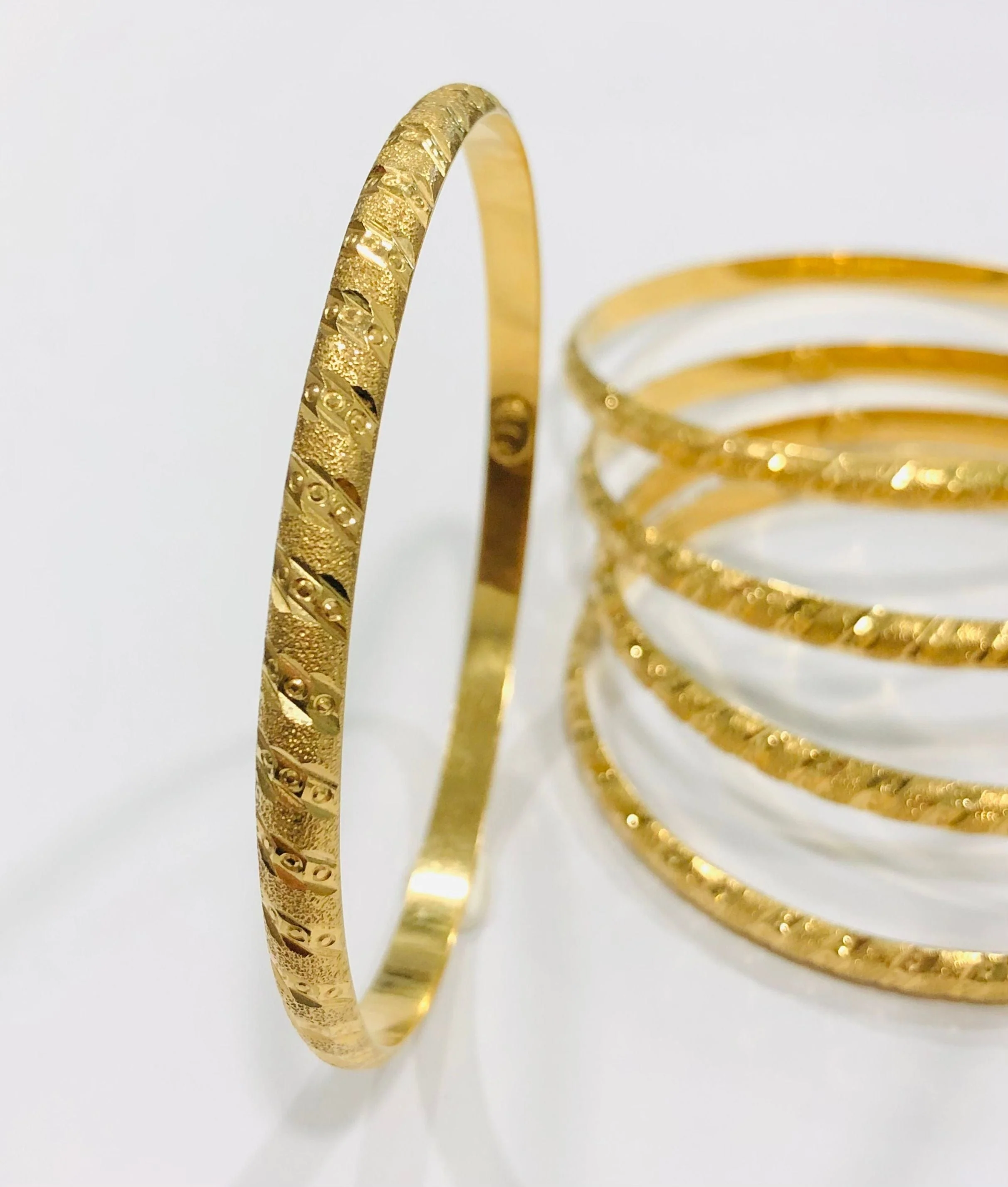 Chiseled bangle bracelet - Image 4