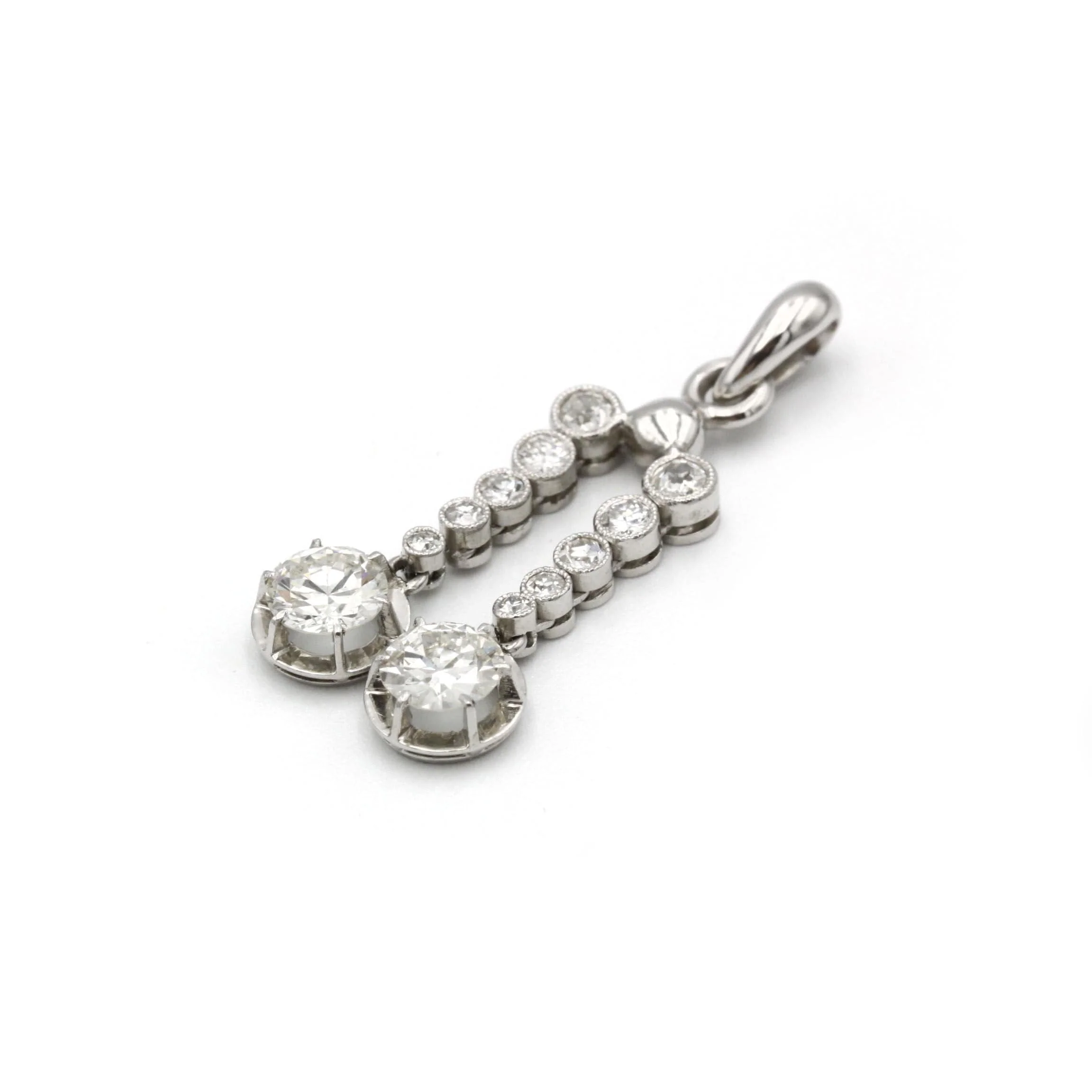 White gold diamond pendant