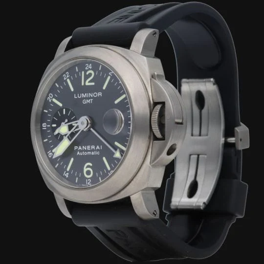 Panerai Luminor GMT Watch - Image 3