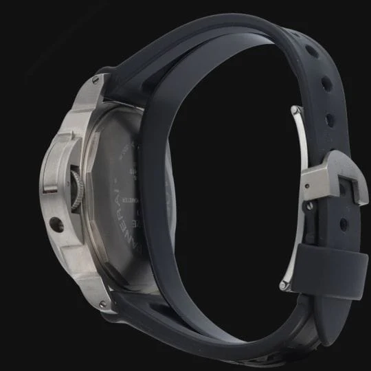 Panerai Luminor GMT Watch - Image 4