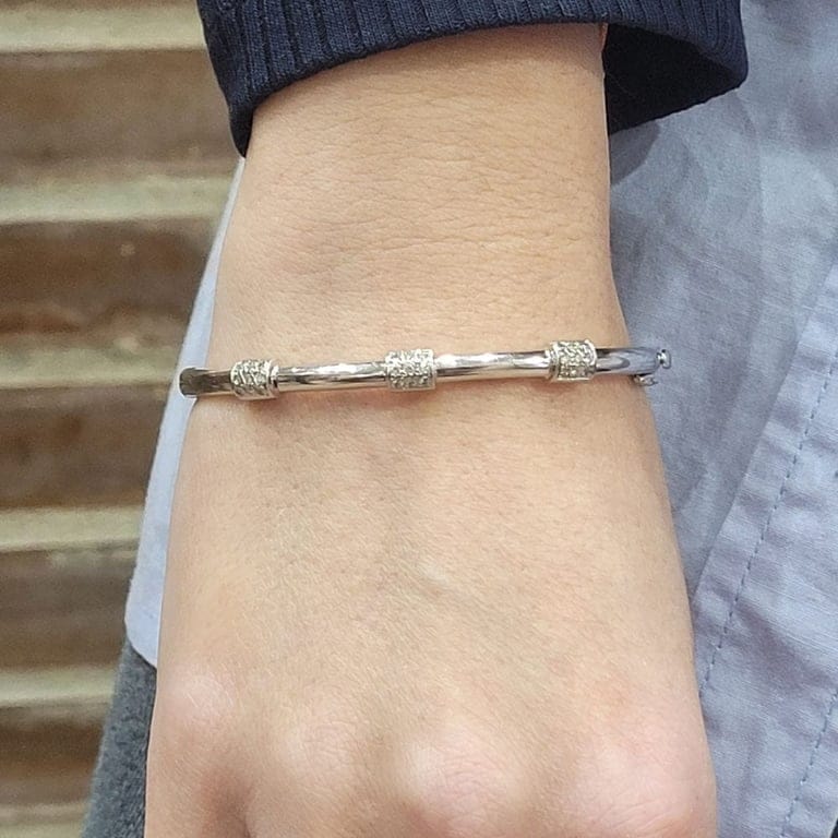 Bracelet with brilliant diamonds in 18k white gold  - Image 2