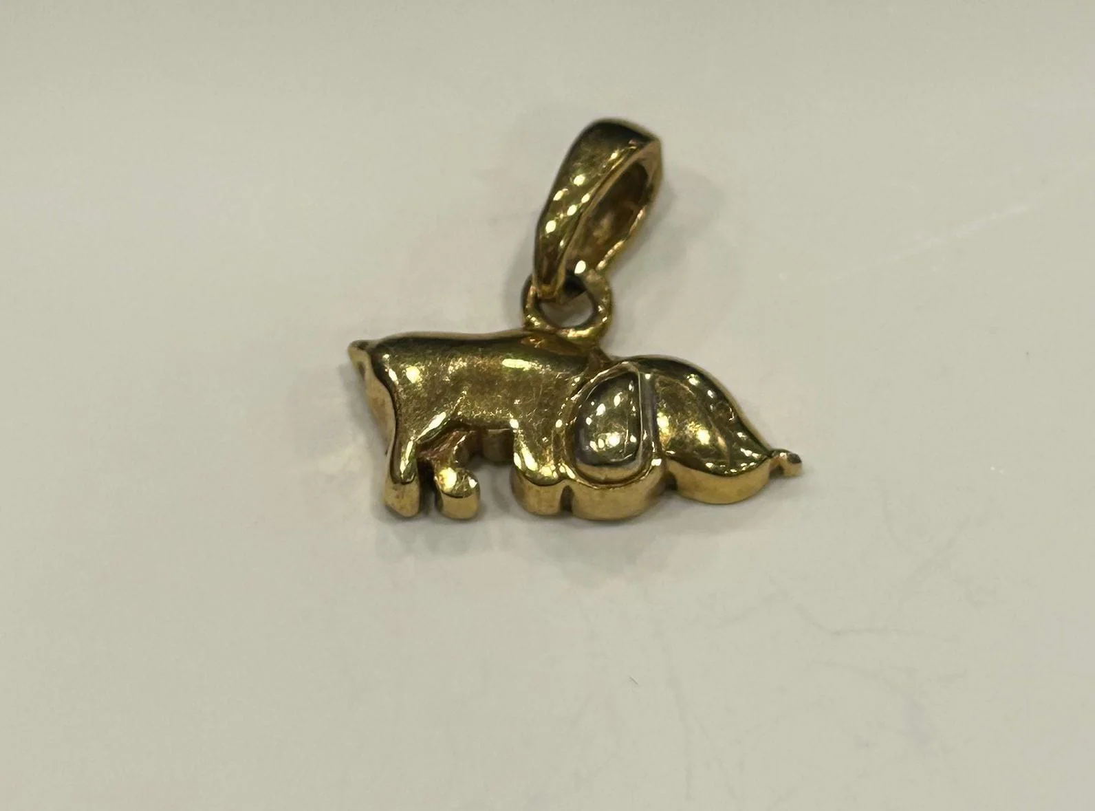 Yellow gold dog pendant - Image 2