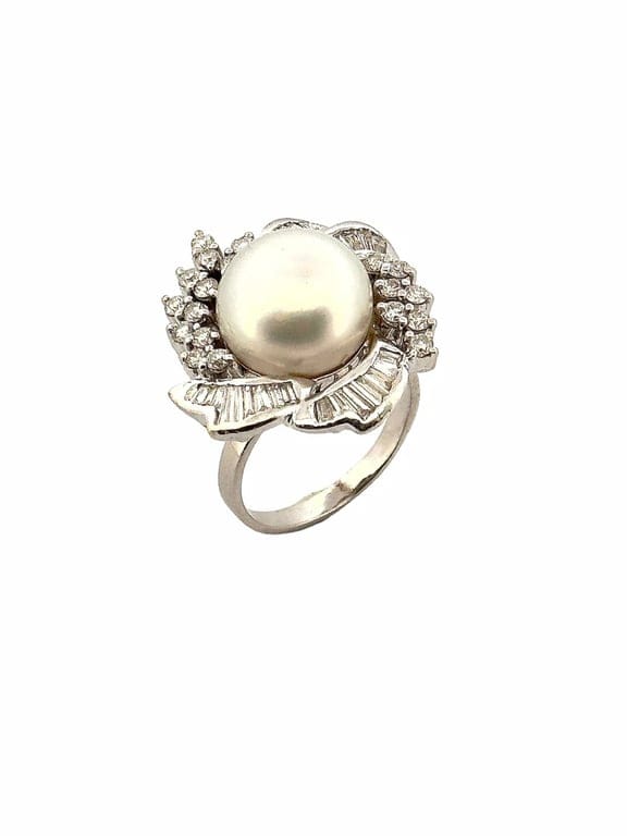 Diamond and pearl ring