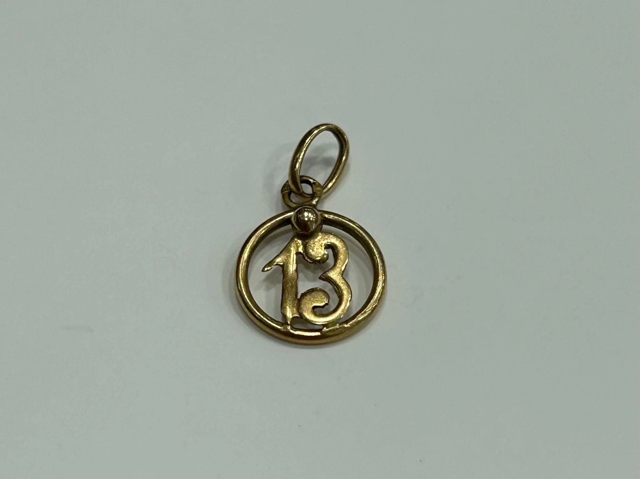 Yellow gold pendant