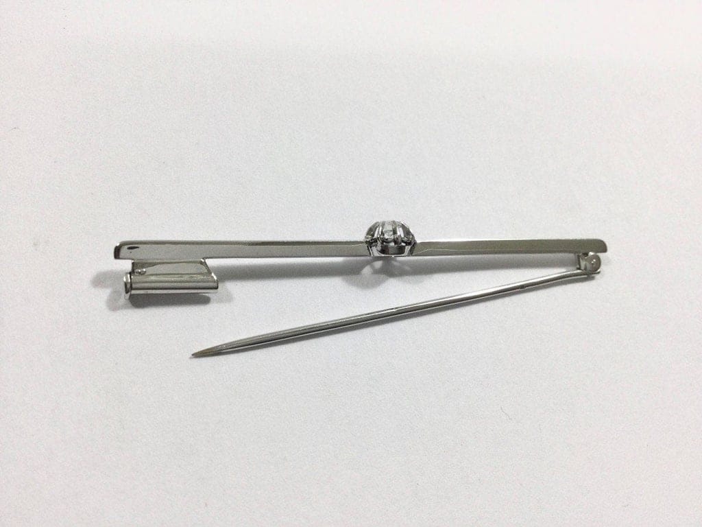 White Gold Diamond Brooch - Image 8