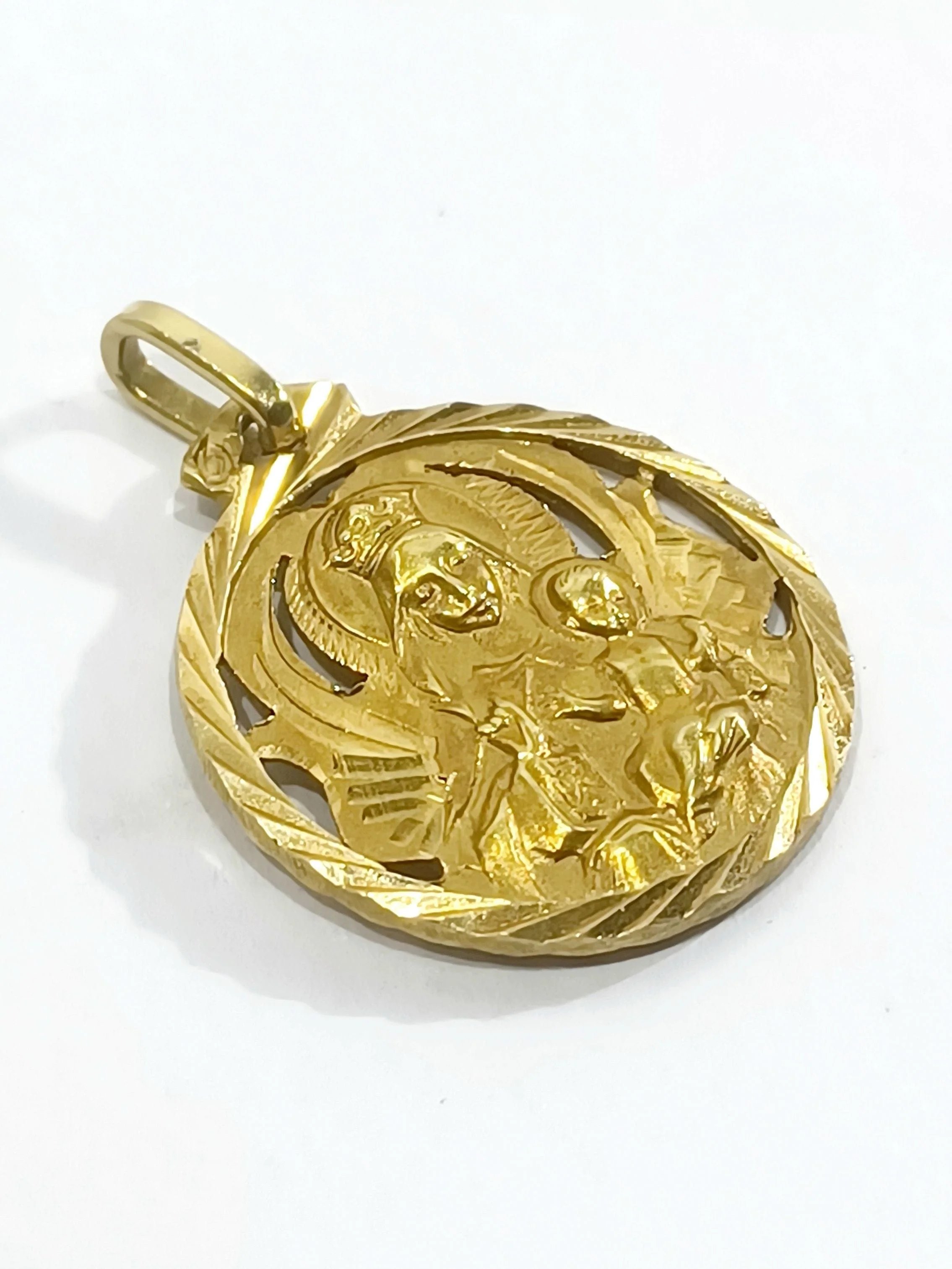 Gold Scapular Medal - Image 11